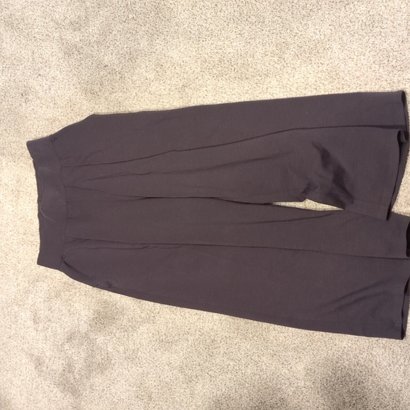 Lululemon Crop Can You Feel the Pleat Crop - Picture 4 of 8